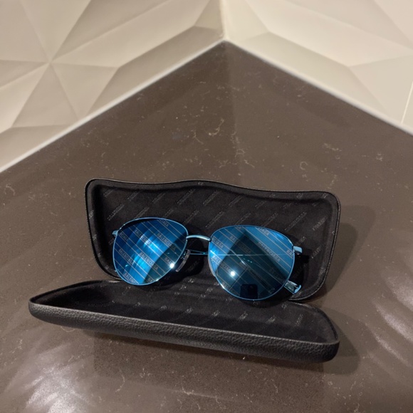 BALENCIAGA LOGO sunglasses in blue - Picture 4 of 12